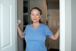 Figure 2b: Fish Pose at door jamb end Figure 2b: Fish Pose at door jamb end