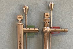 Figure 4: The SmartMarker on implant cantilever beam wrenches (green is Straumann; red is Nobel Biocare) Figure 4: The SmartMarker on implant cantilever beam wrenches (green is Straumann; red is Nobel Biocare)